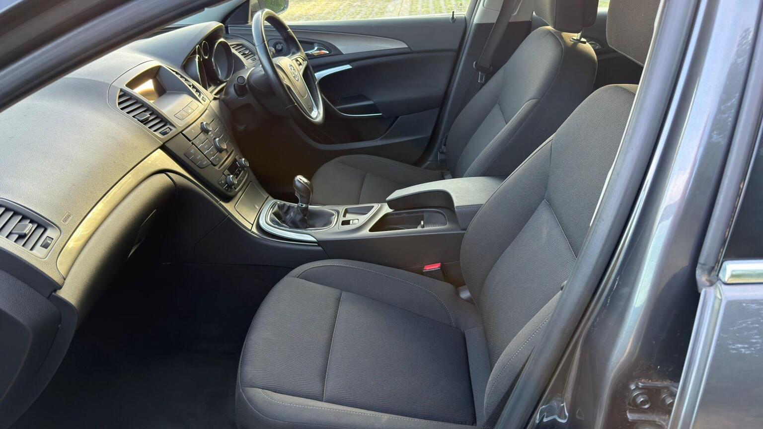
								VAUXHALL INSIGNIA Hatchback 1.8 full									