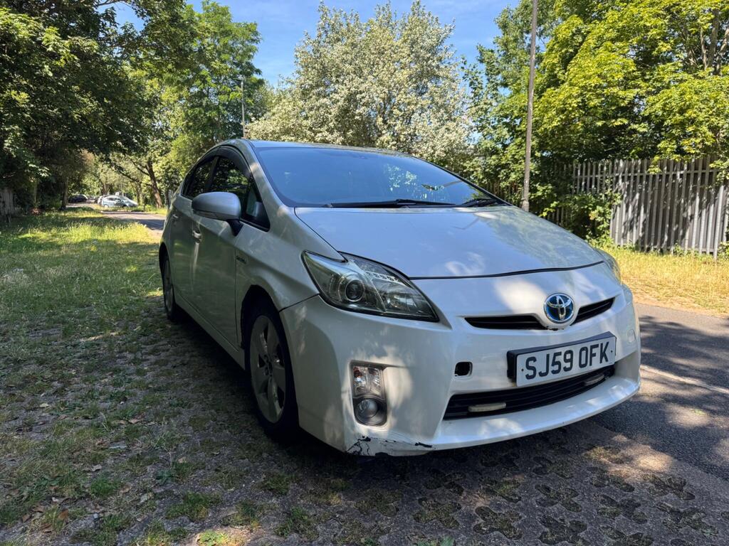 
								Toyota Prius 1.8 VVT-h T4 CVT Euro 5 full									