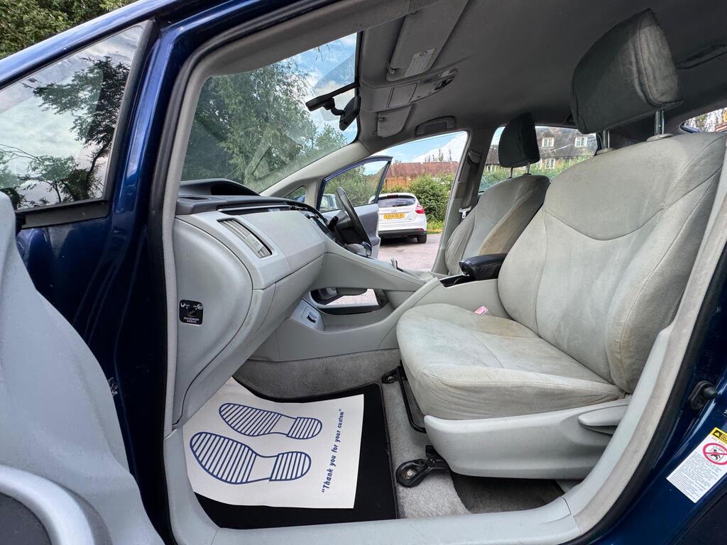 
								Toyota Prius 1.8 VVT-h T Spirit CVT Euro 5 full									