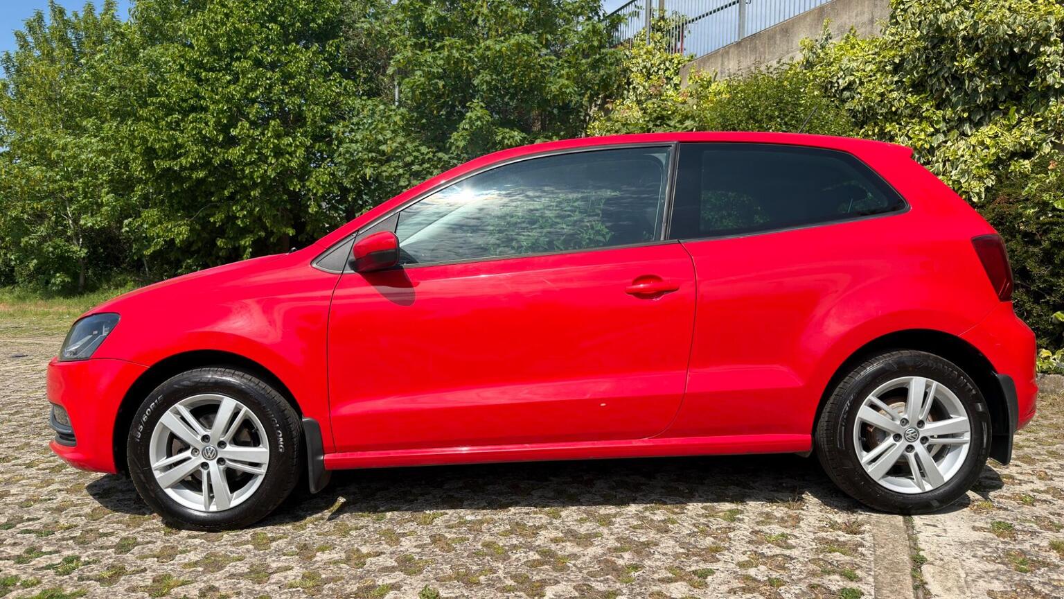 
								VOLKSWAGEN POLO Hatchback 1.0 full									