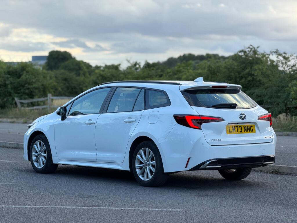 
								Toyota Corolla 1.8 VVT-h Icon Touring Sports CVT Euro 6 full									