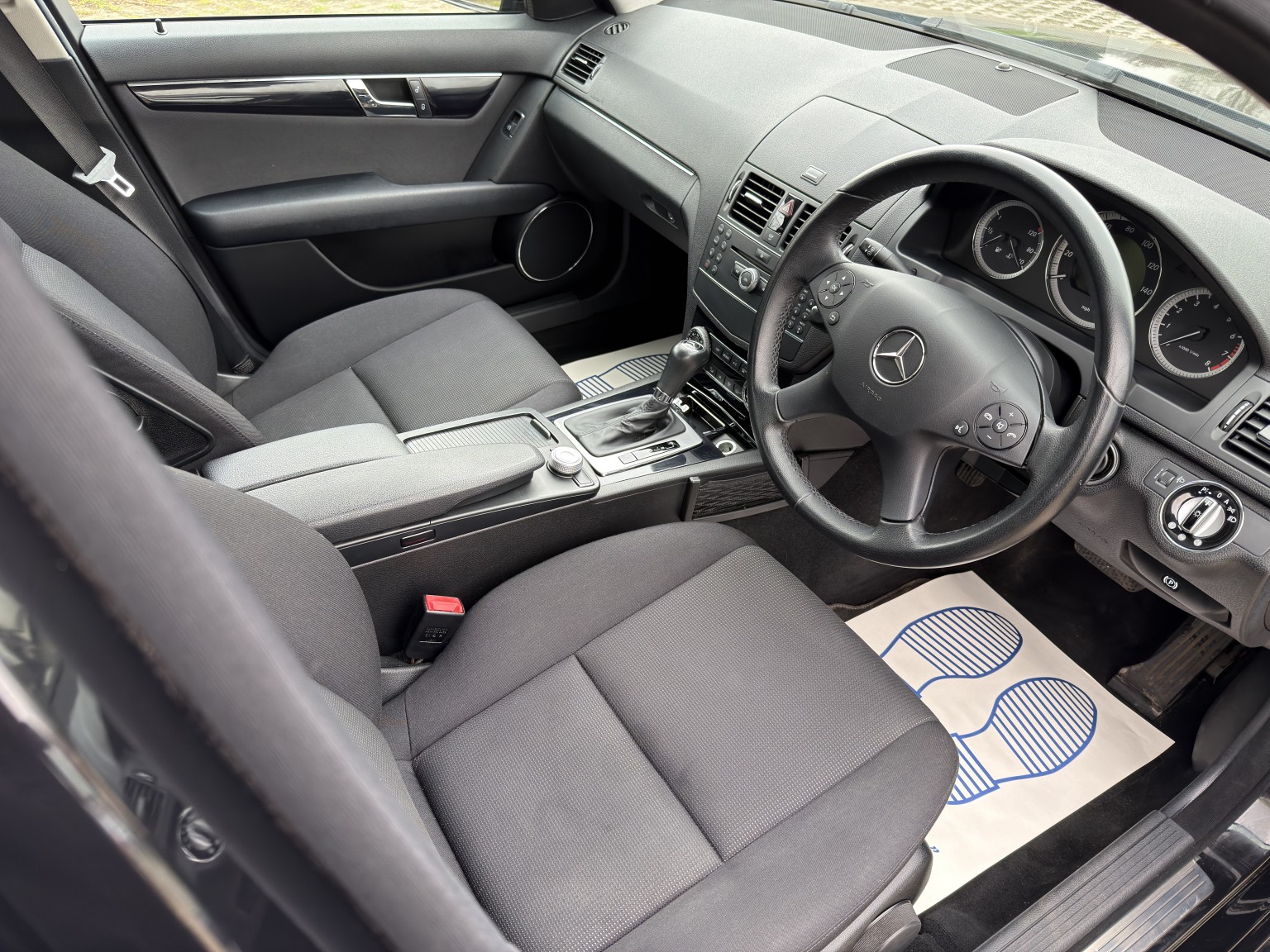 
								Mercedes Benz S Class full									