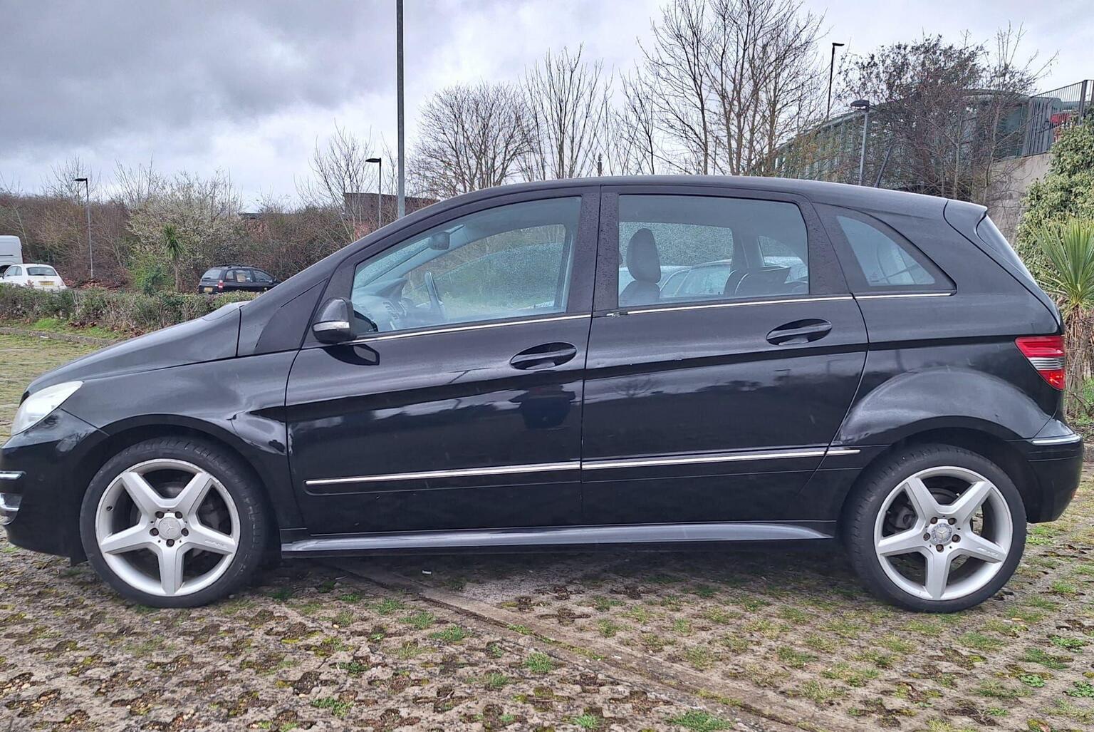 
								Mercedes Benz B Class full									