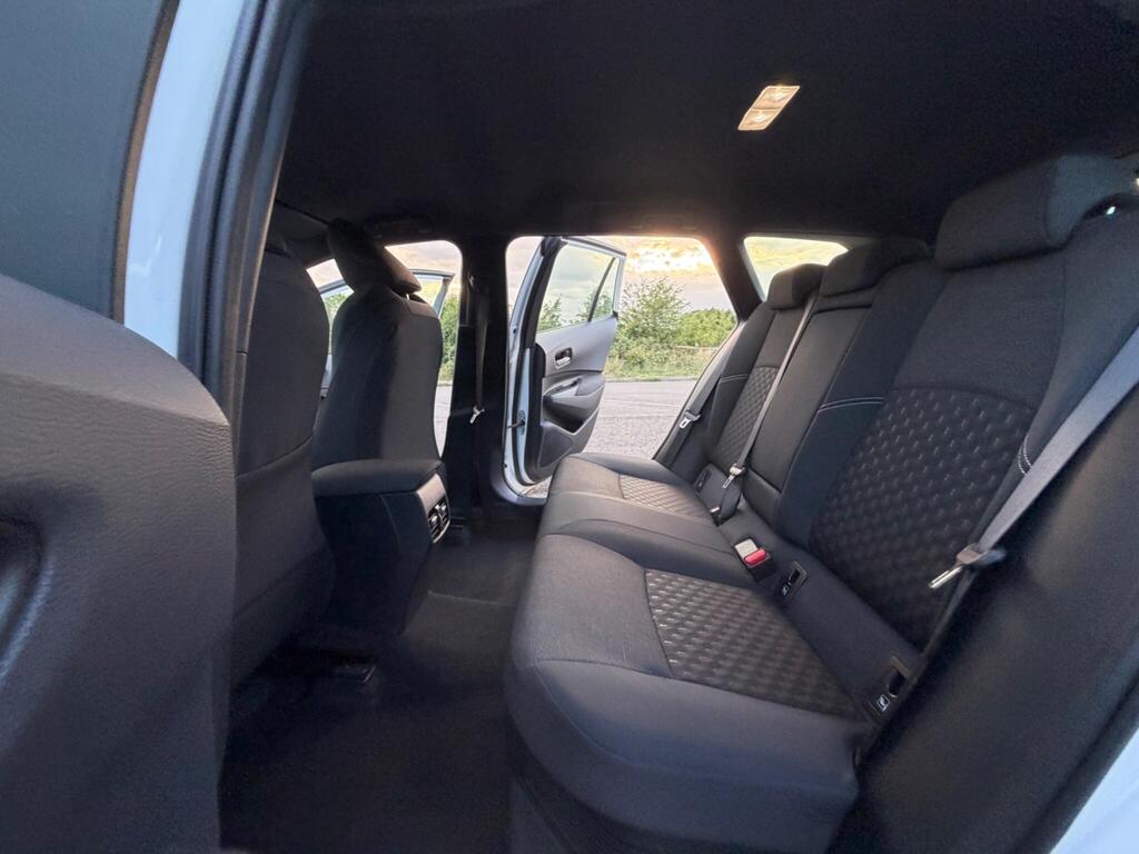 
								Toyota Corolla 1.8 VVT-h Icon Touring Sports CVT Euro 6 full									