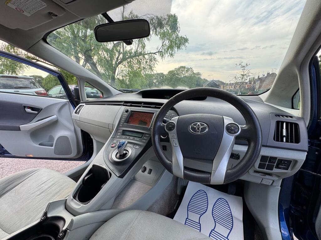 
								Toyota Prius 1.8 VVT-h T Spirit CVT Euro 5 full									