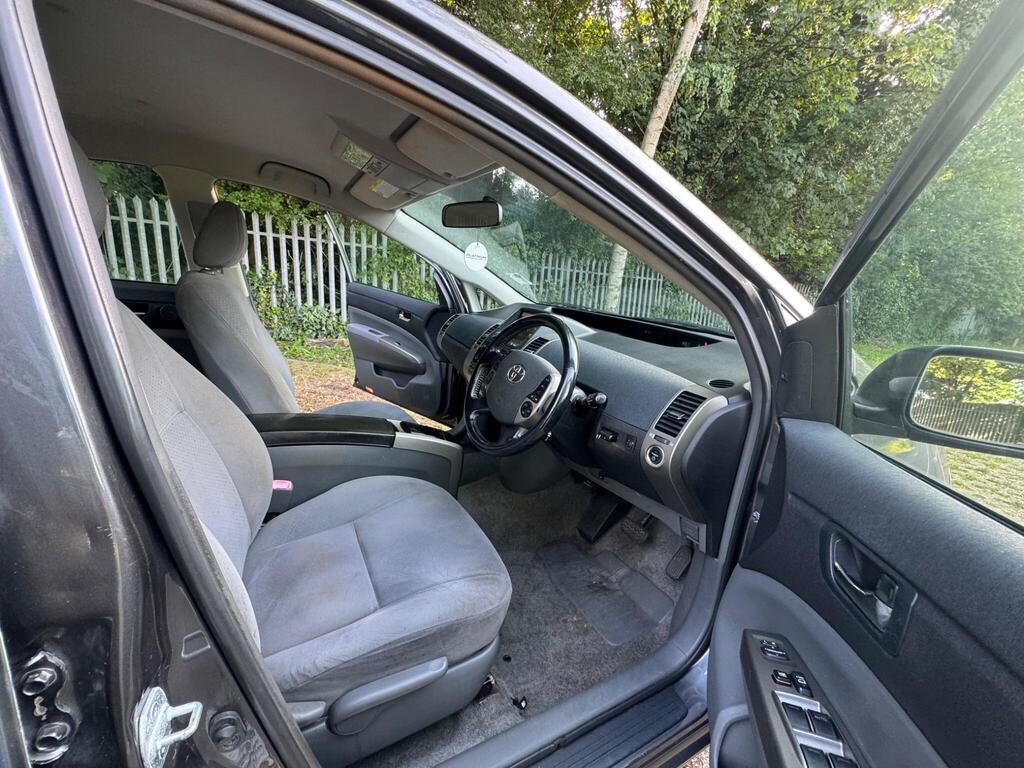 
								Toyota Prius 1.5 T Spirit CVT 5dr full									