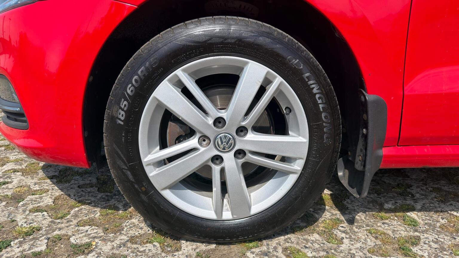 
								VOLKSWAGEN POLO Hatchback 1.0 full									