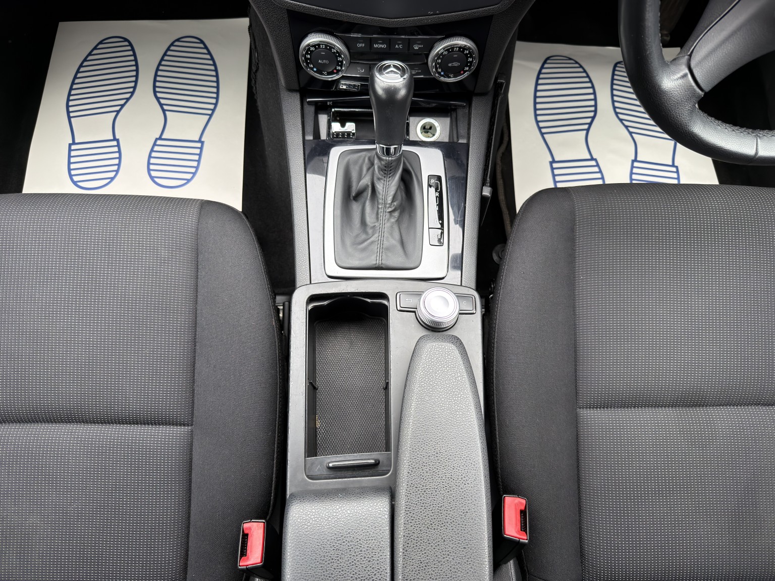 
								Mercedes Benz S Class full									