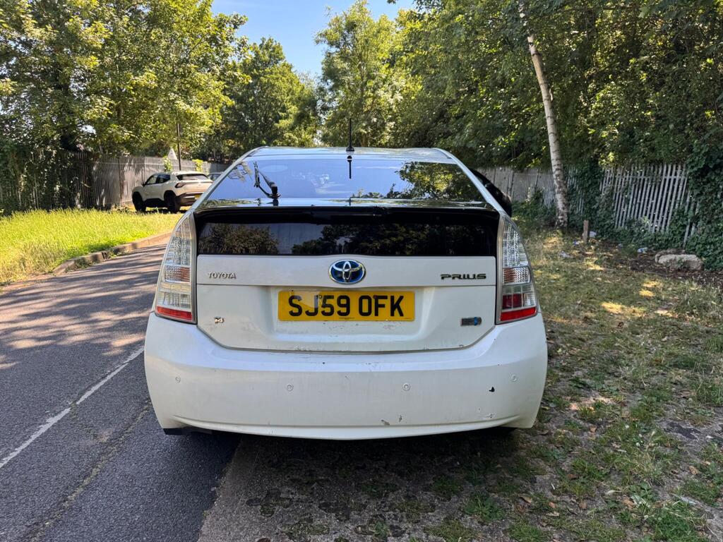 
								Toyota Prius 1.8 VVT-h T4 CVT Euro 5 full									