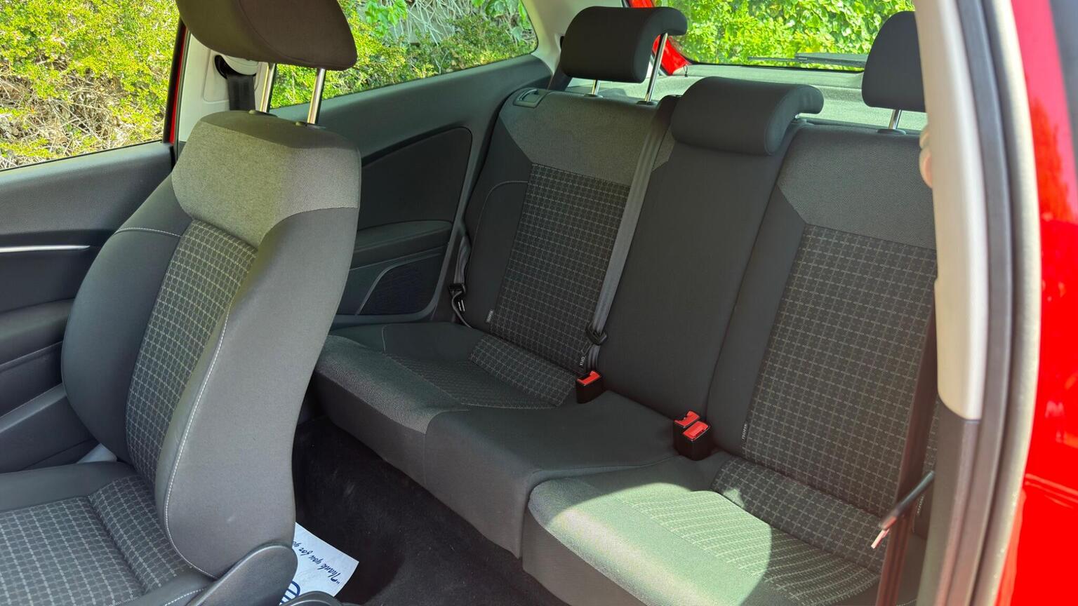
								VOLKSWAGEN POLO Hatchback 1.0 full									