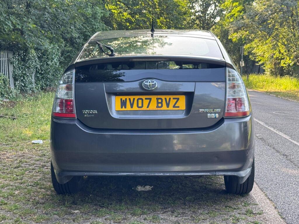 
								Toyota Prius 1.5 T Spirit CVT 5dr full									