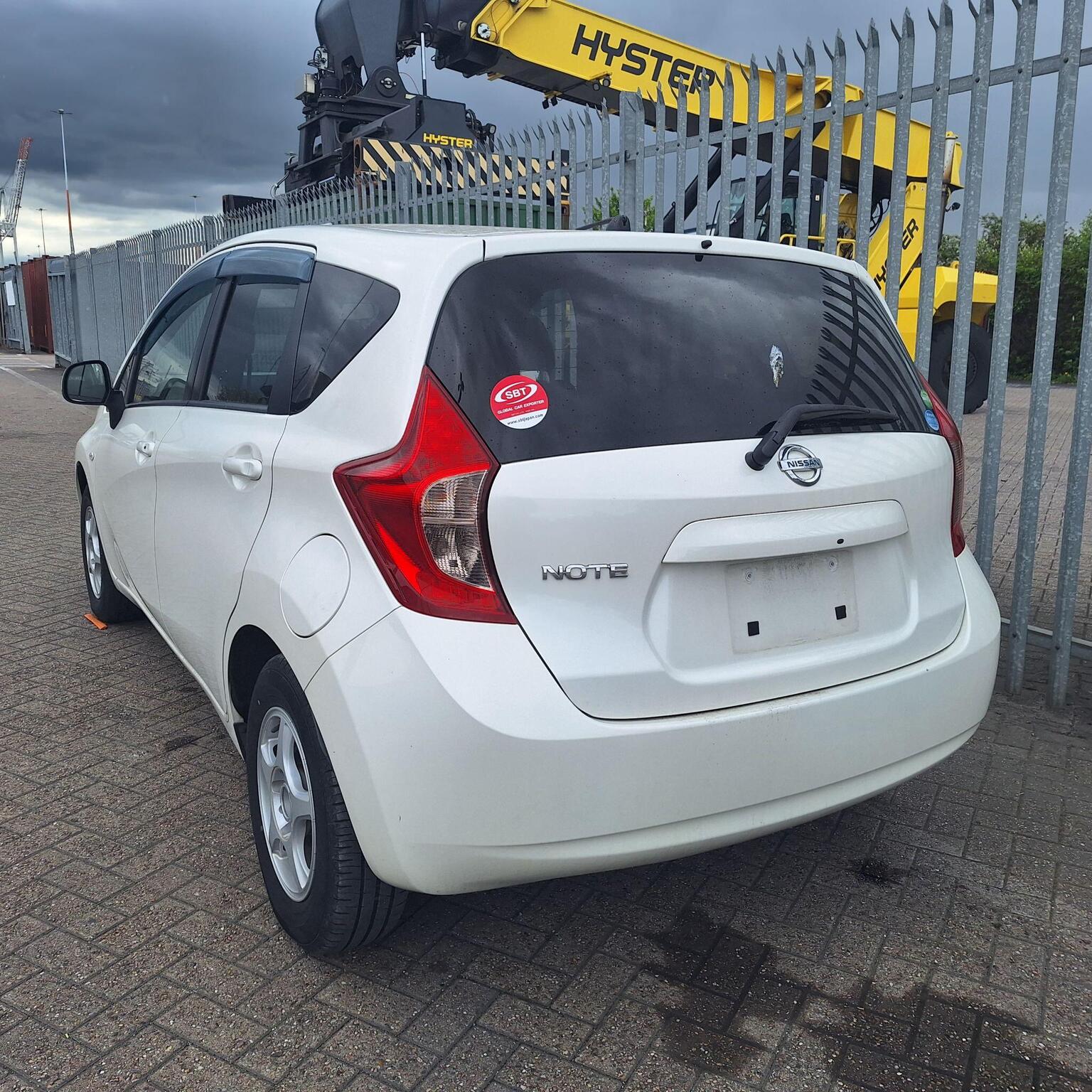 
								Nissan Note Acenta Premium full									
