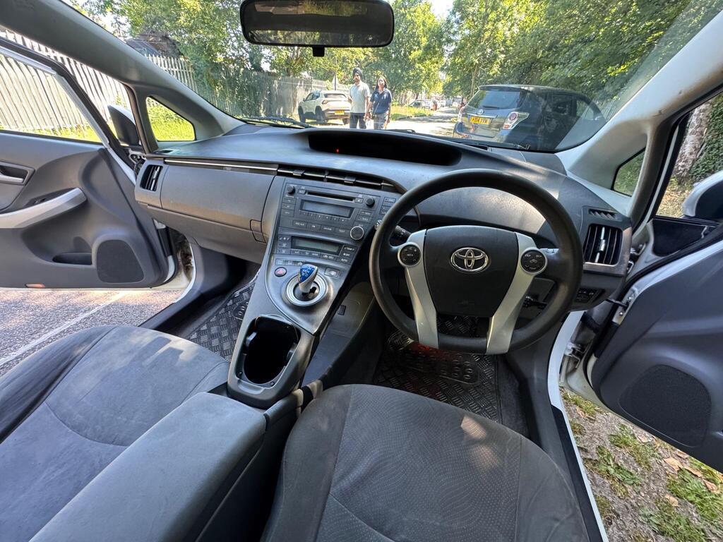 
								Toyota Prius 1.8 VVT-h T4 CVT Euro 5 full									