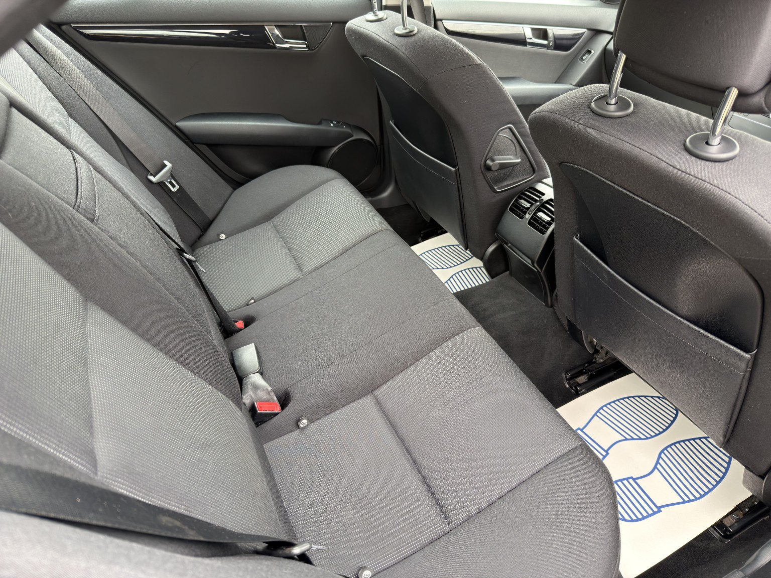
								Mercedes Benz S Class full									