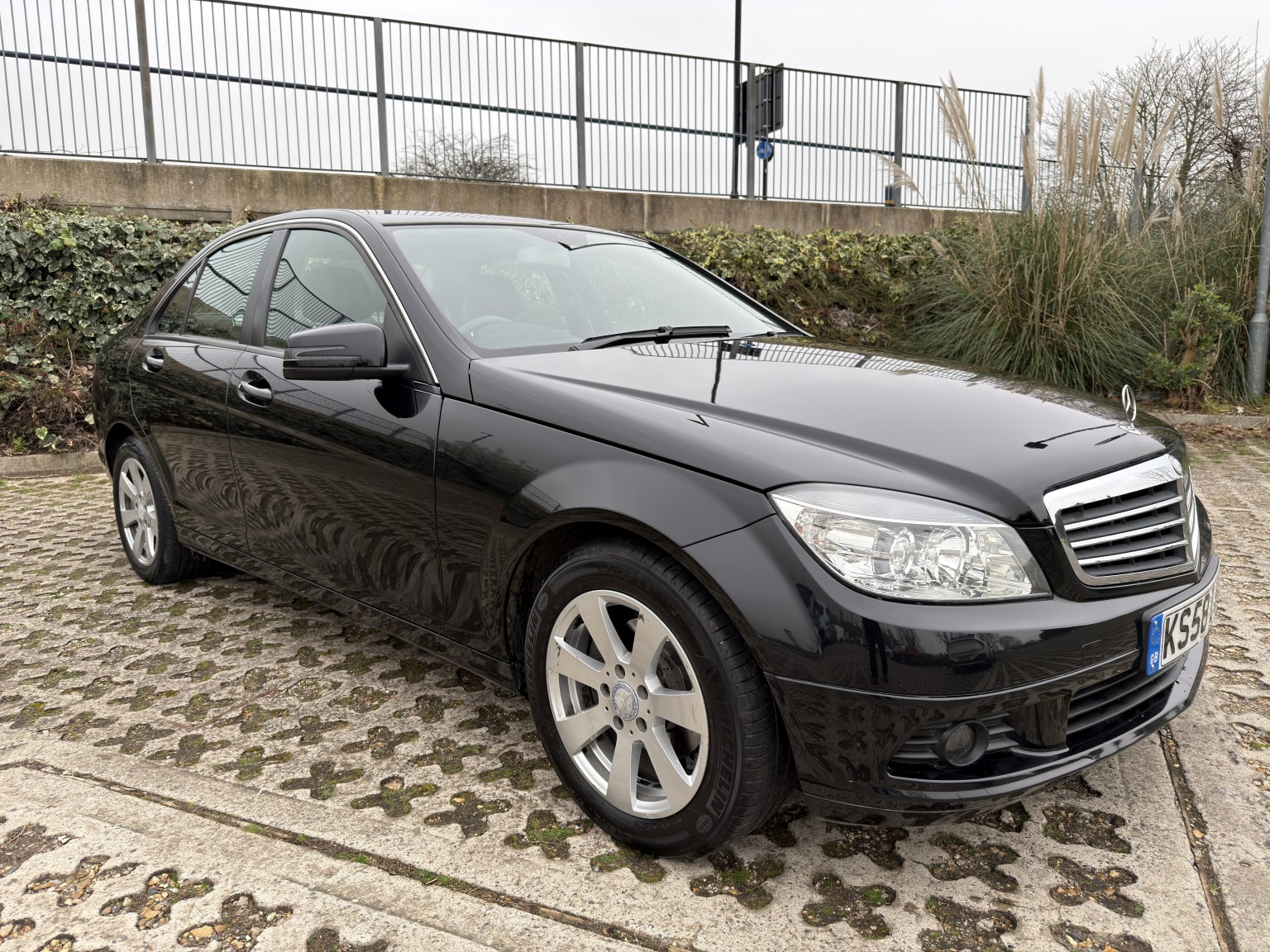 
								Mercedes Benz S Class full									