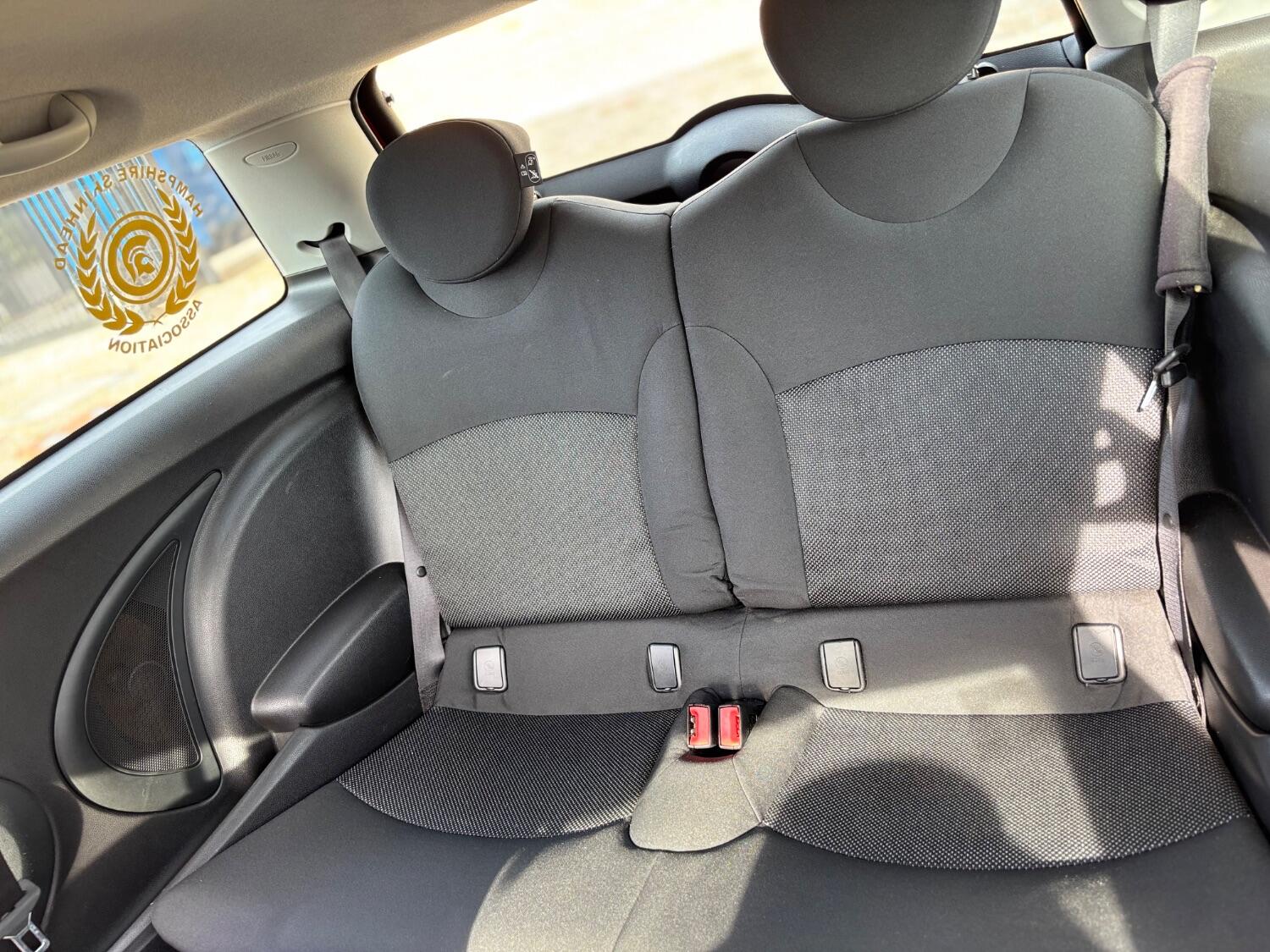 
								MINI Cooper D Hatch full									