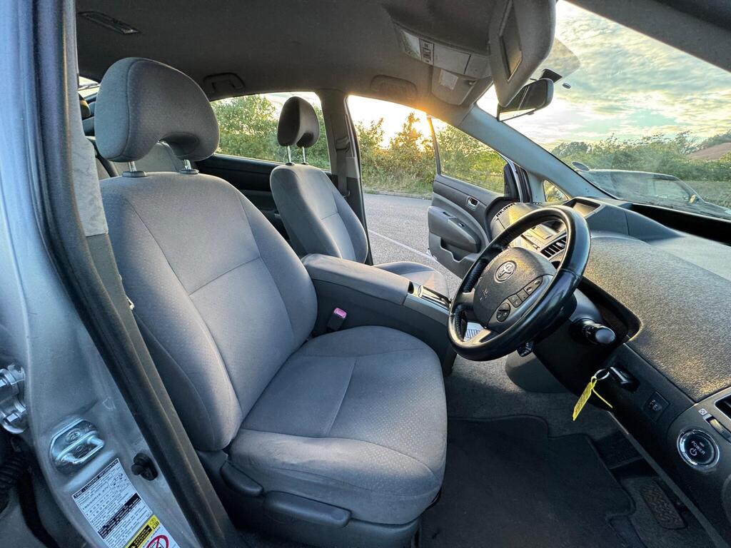 
								Toyota Prius 1.5 T Spirit CVT full									