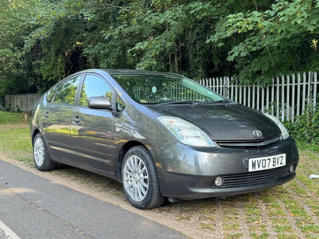 
								Toyota Prius 1.5 T Spirit CVT 5dr full									