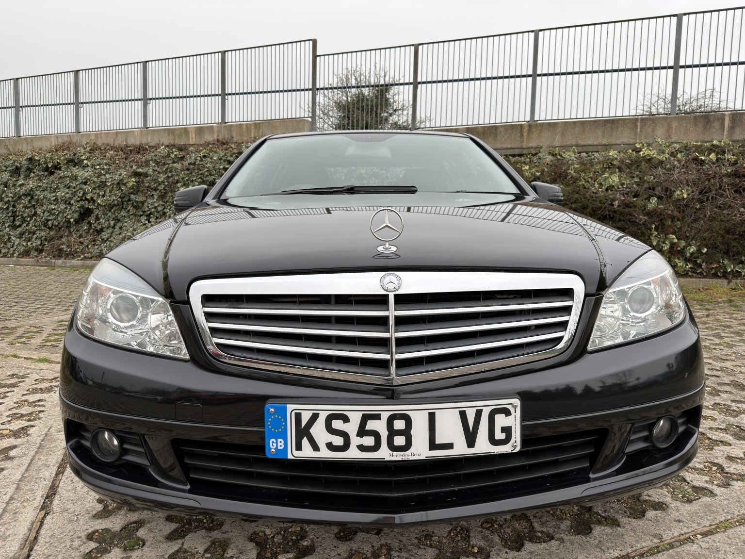 
								Mercedes Benz S Class full									