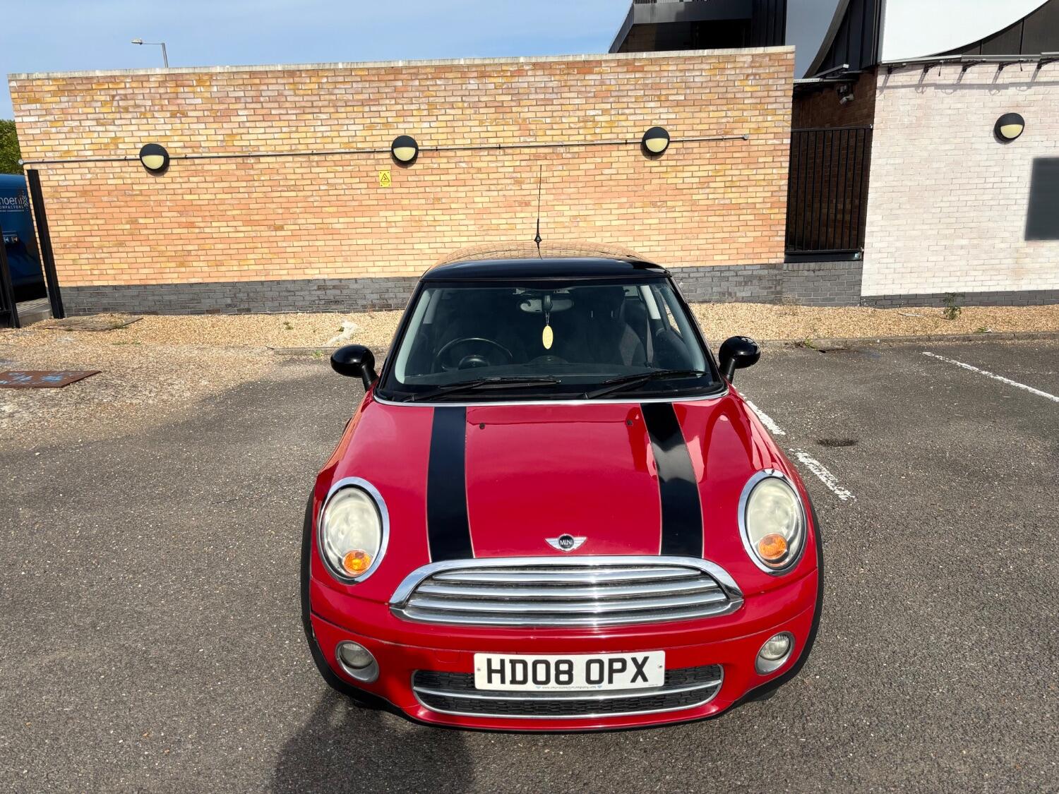 
								MINI Cooper D Hatch full									