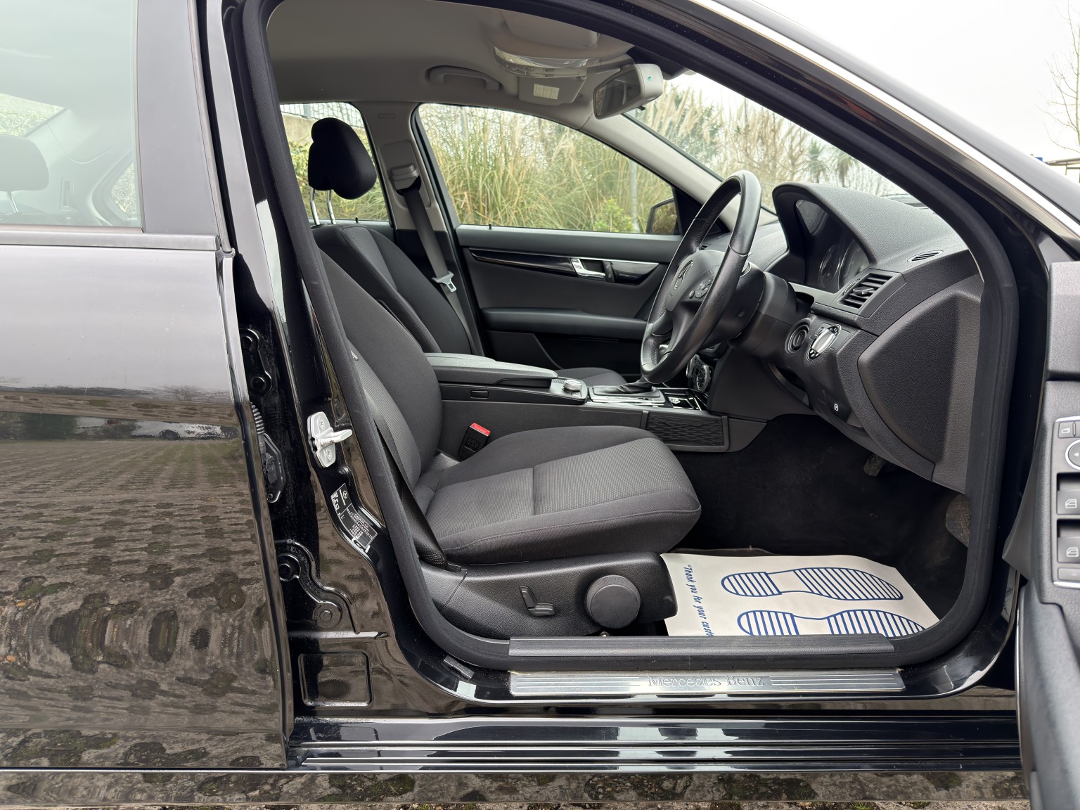 
								Mercedes Benz S Class full									