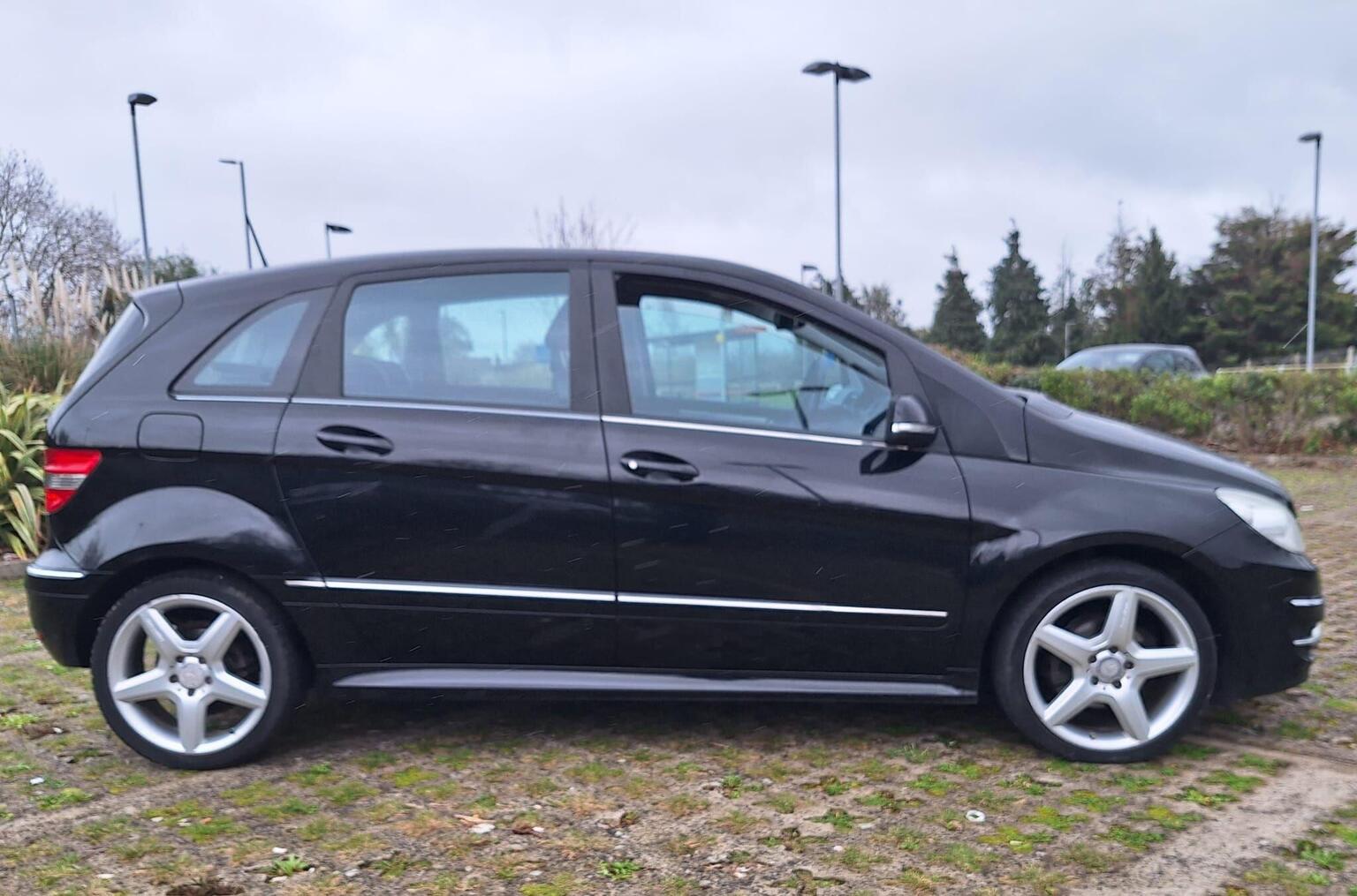 
								Mercedes Benz B Class full									