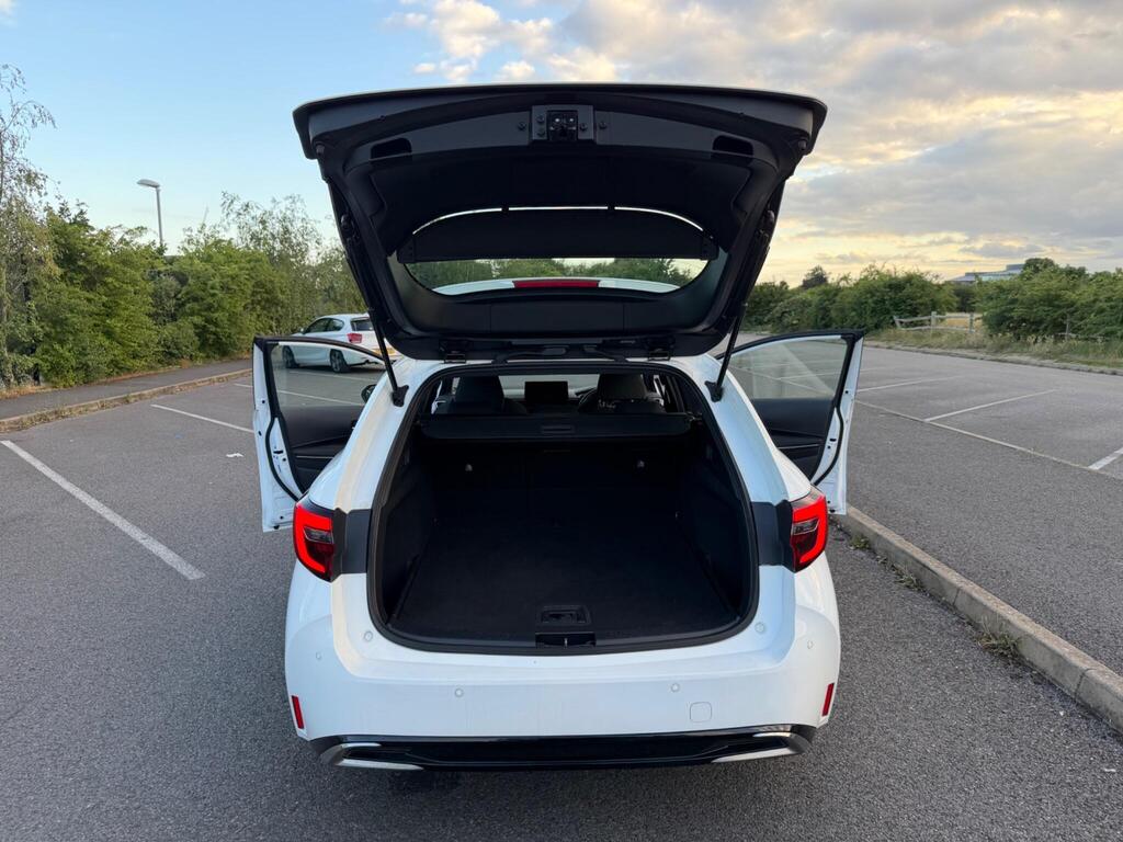 
								Toyota Corolla 1.8 VVT-h Icon Touring Sports CVT Euro 6 full									