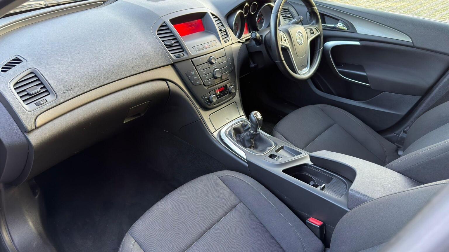 
								VAUXHALL INSIGNIA Hatchback 1.8 full									