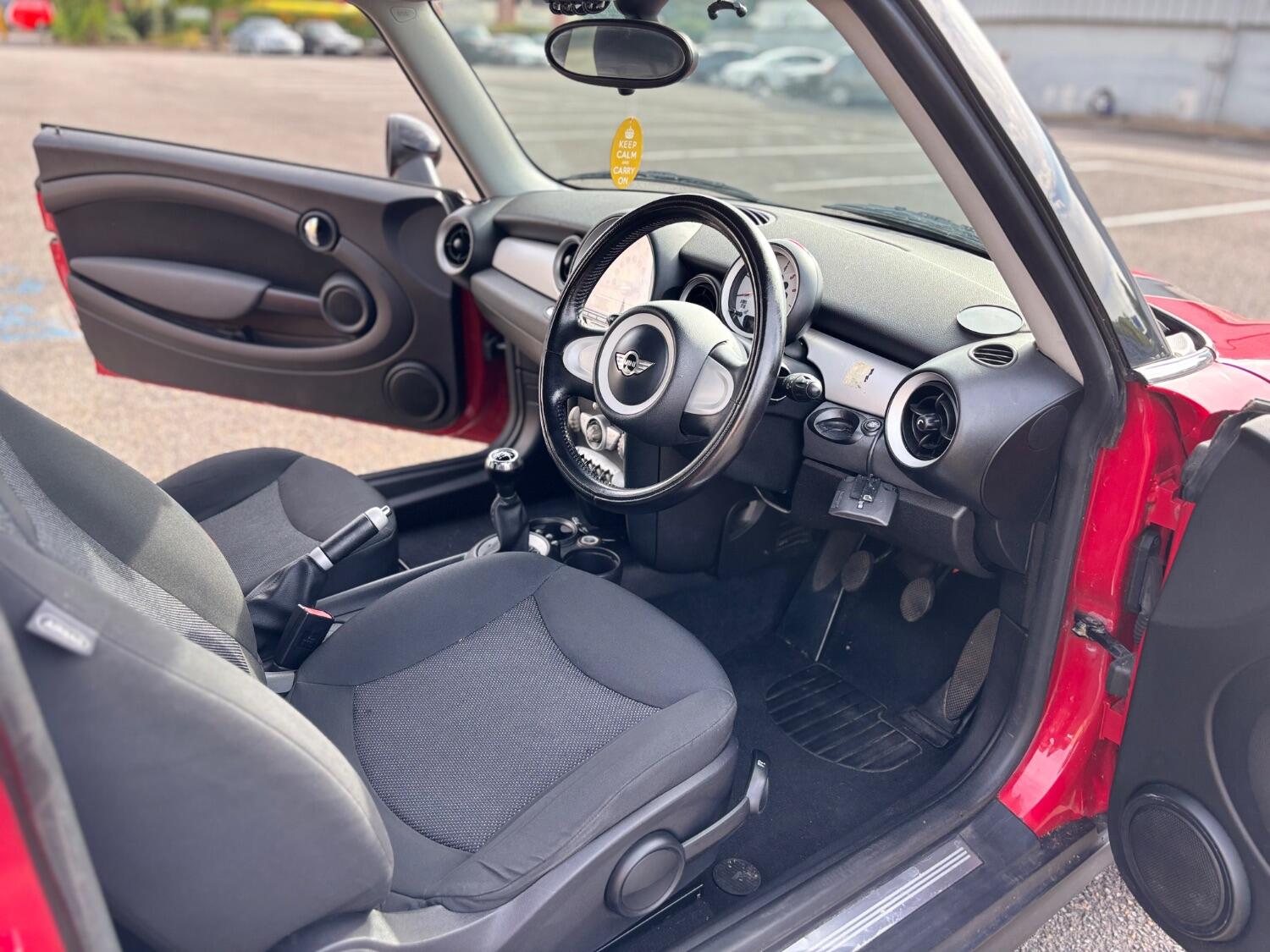 
								MINI Cooper D Hatch full									