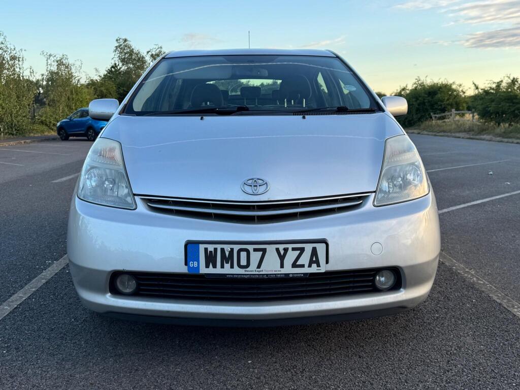 
								Toyota Prius 1.5 T Spirit CVT full									