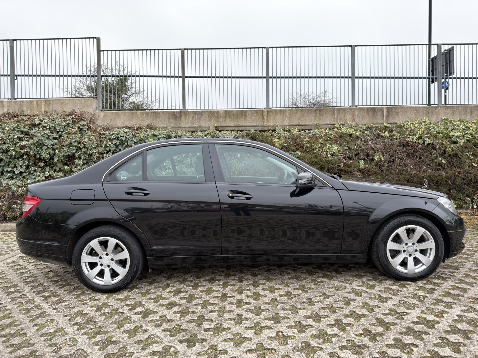 
								Mercedes Benz S Class full									