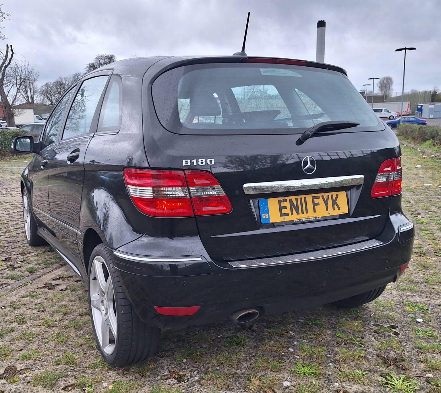 
								Mercedes Benz B Class full									
