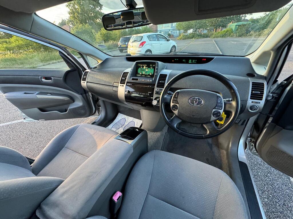
								Toyota Prius 1.5 T Spirit CVT full									