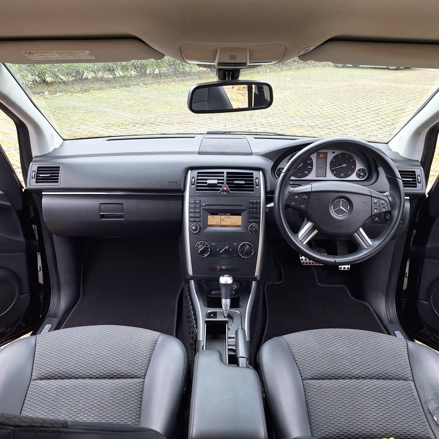
								Mercedes Benz B Class full									